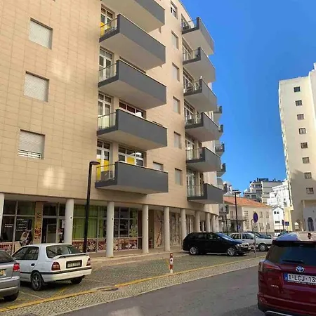 Cozy,great Location With Parking * Portimão